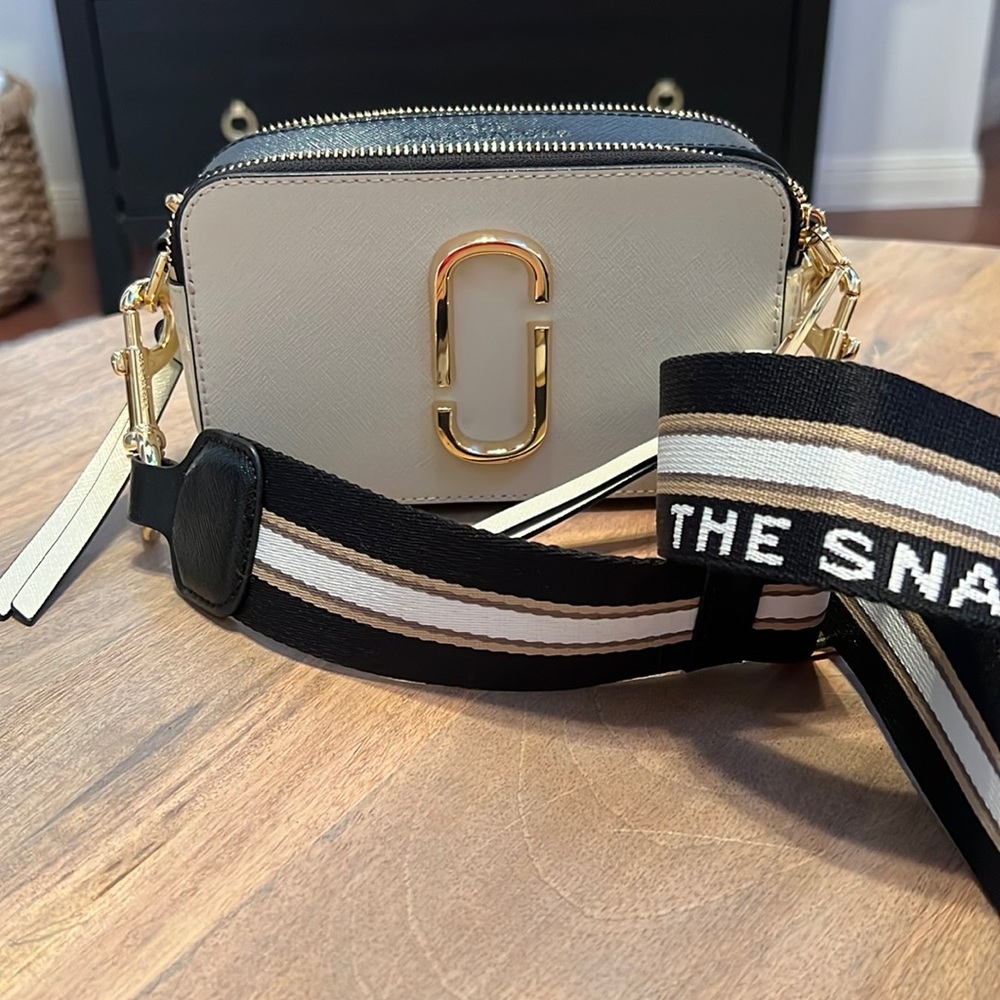 MARC JACOBS THE SNAPSHOT CAMERA CROSSBODY BAG OFF WHITE & BLACK